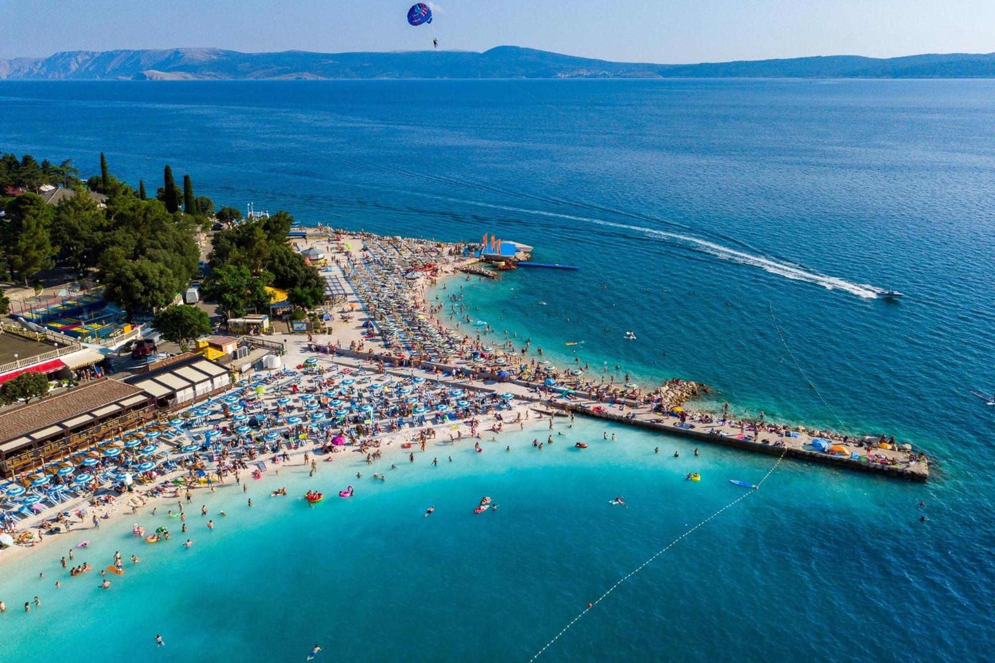 Apartments With A Parking Space Selce, Crikvenica - 2381 Dış mekan fotoğraf